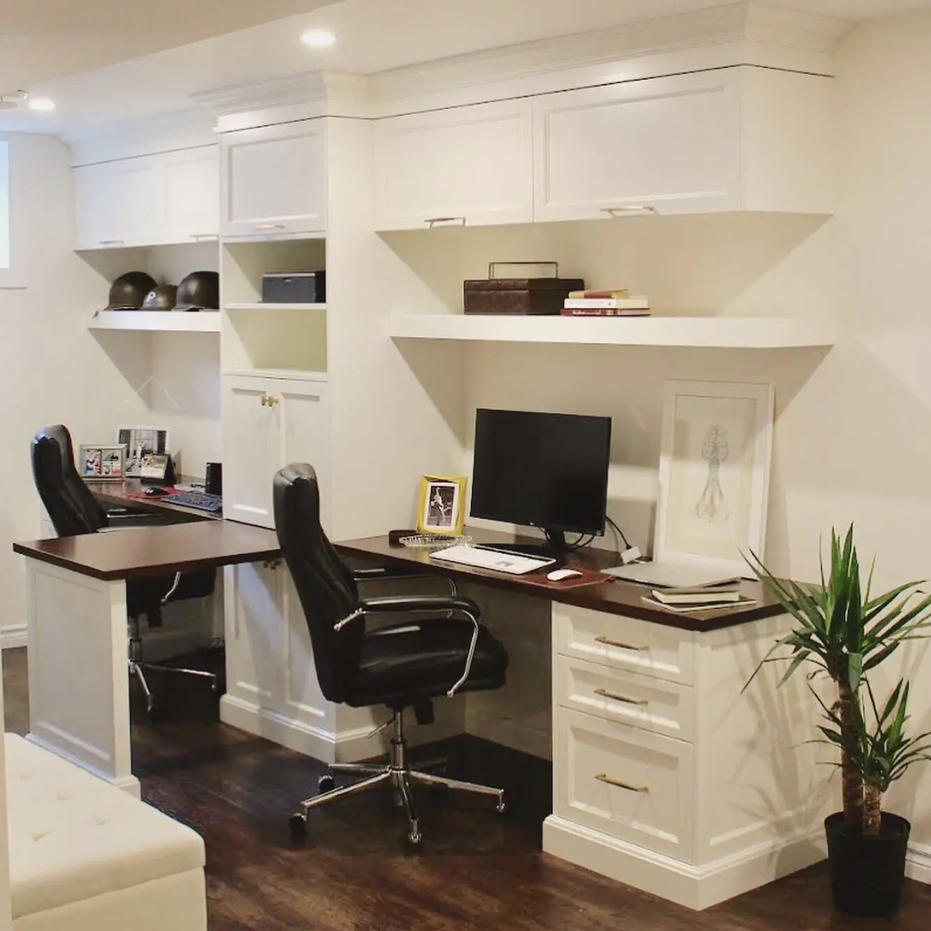 Office Office - Image 1