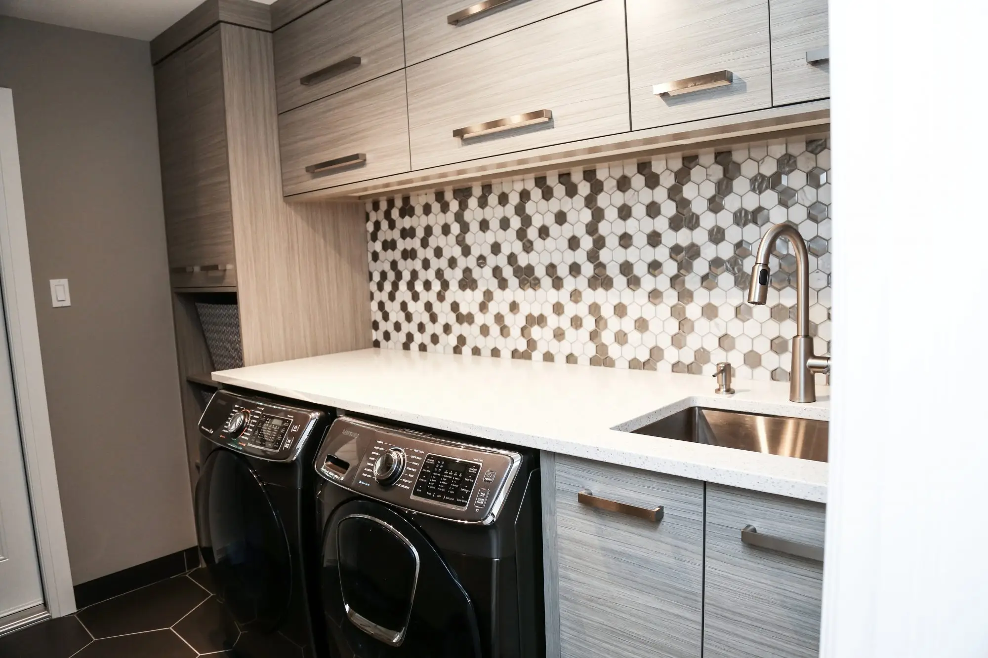 Minimalist Concrete Pulls Laundry - Image 1