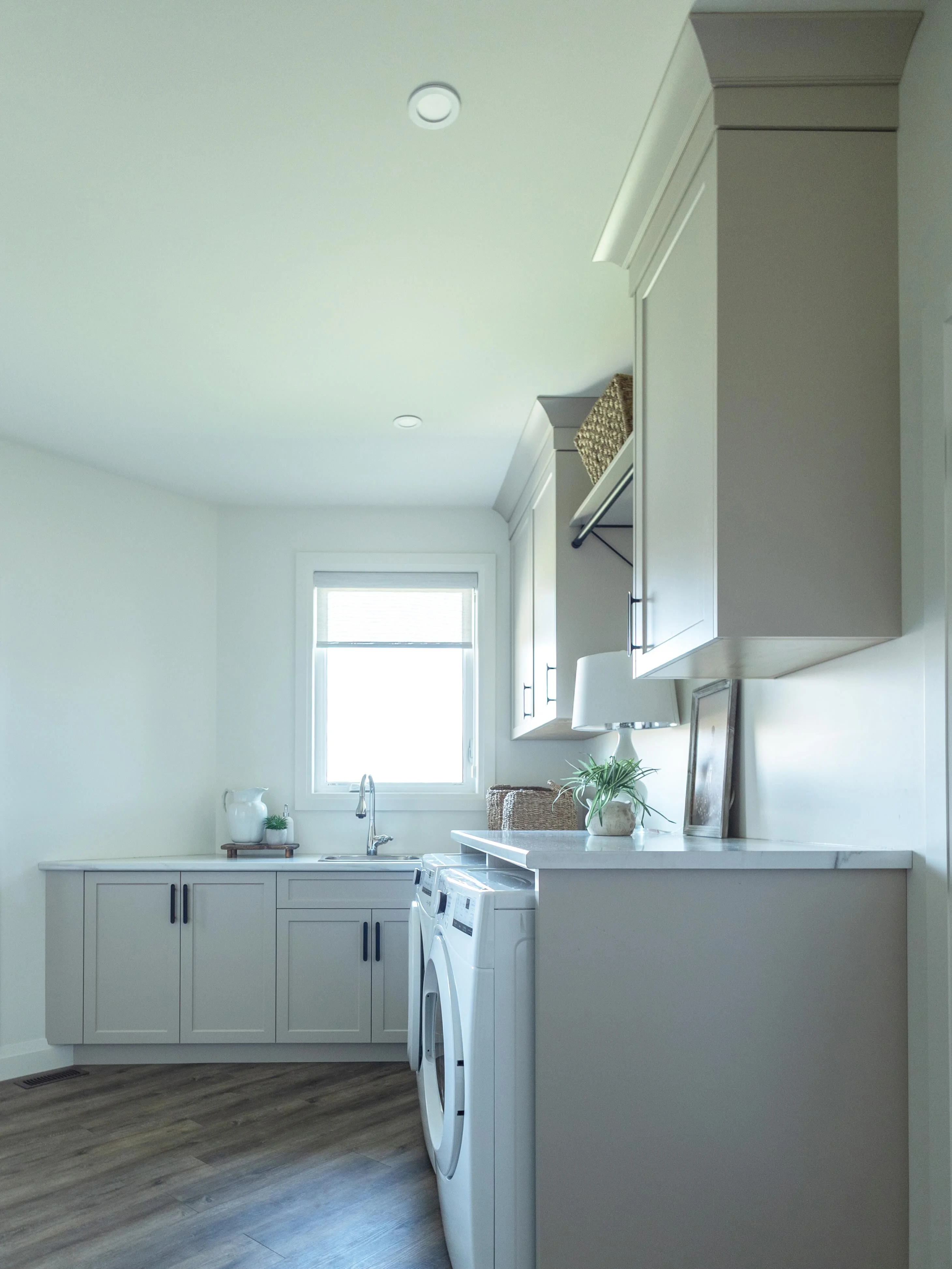Stone Shelf Laundry - Image 2