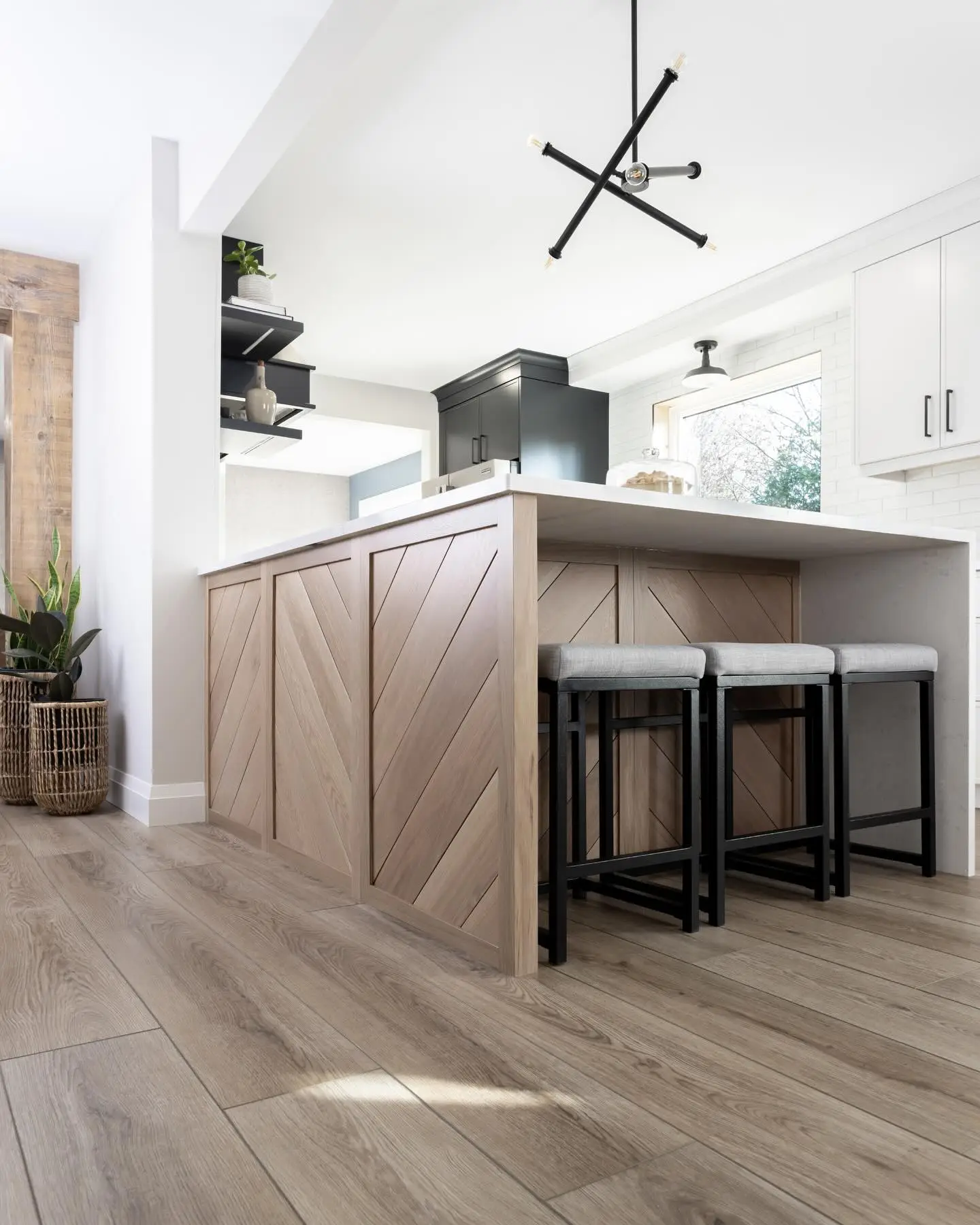 White Oak & Painted Kitchen - Image 2