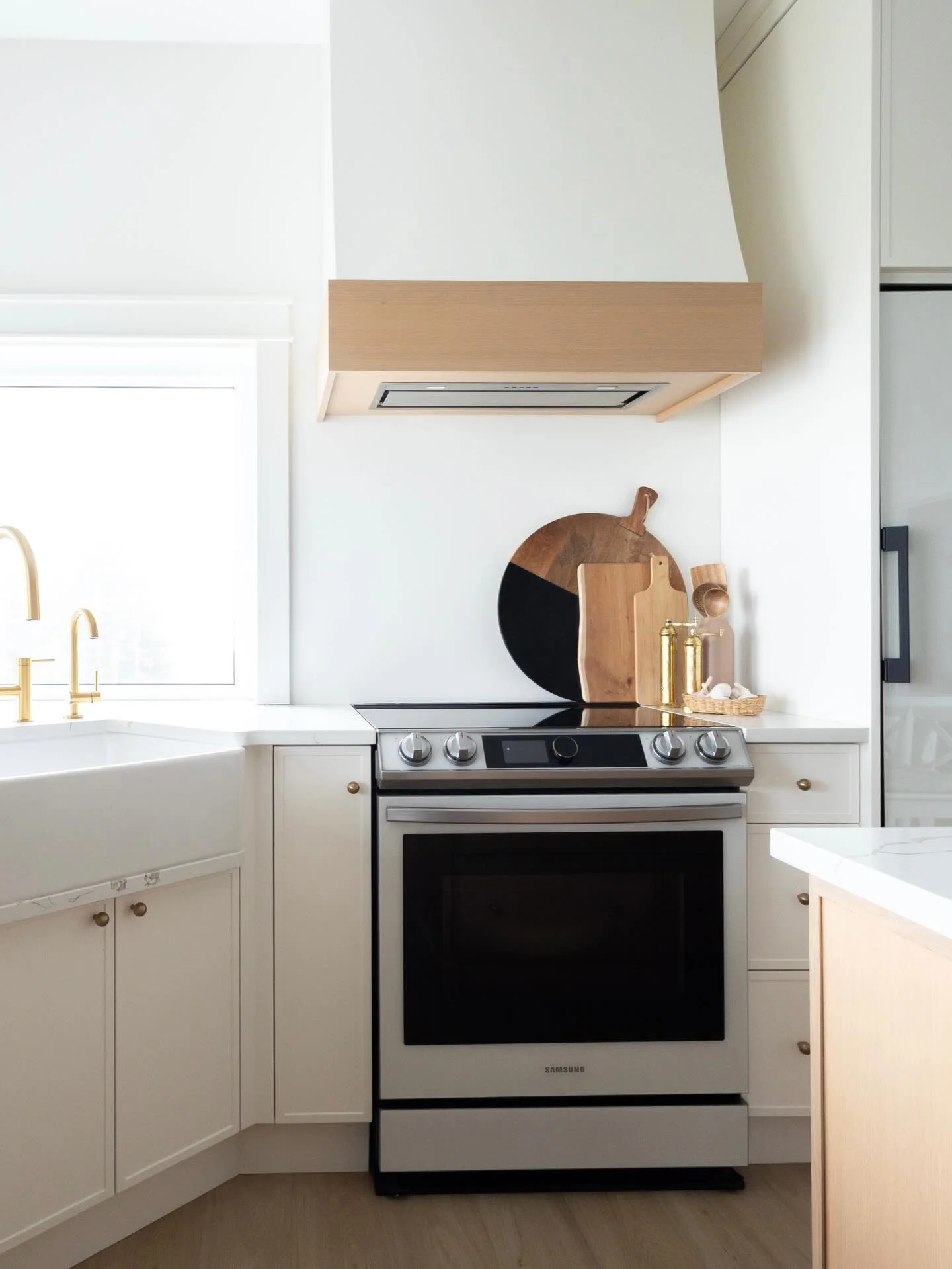 Farmhouse White Oak Island Kitchen - Image 2