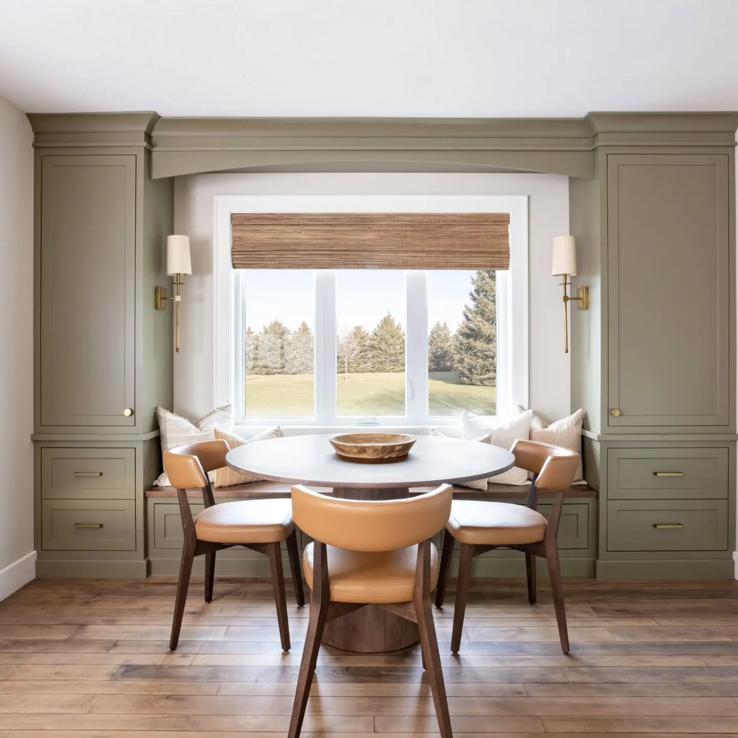 Built In cabinetry by Heirlooms Custom Cabinetry