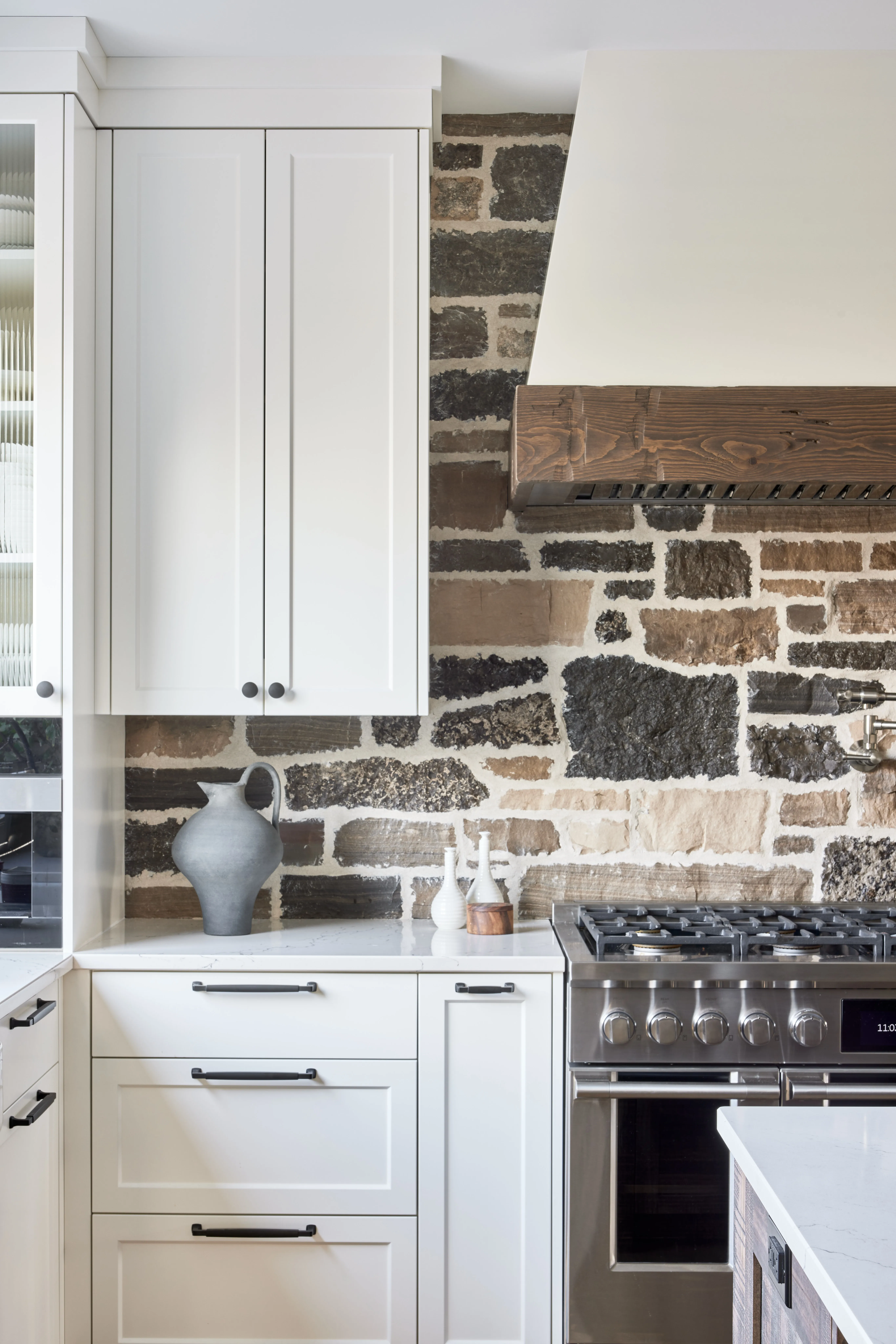 Hill Street Residence - Kitchen - Image 4