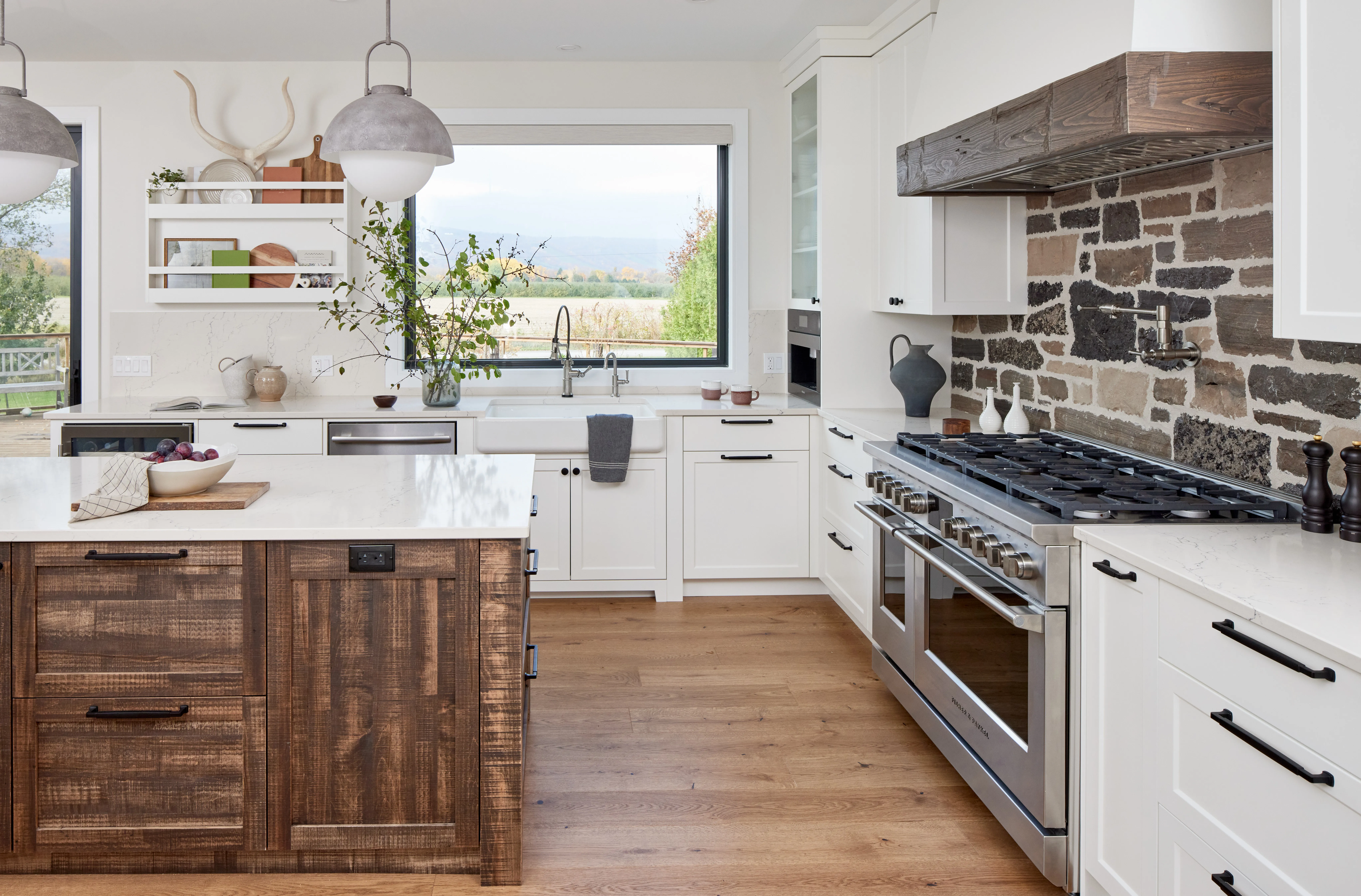 Hill Street Residence - Kitchen - Image 7