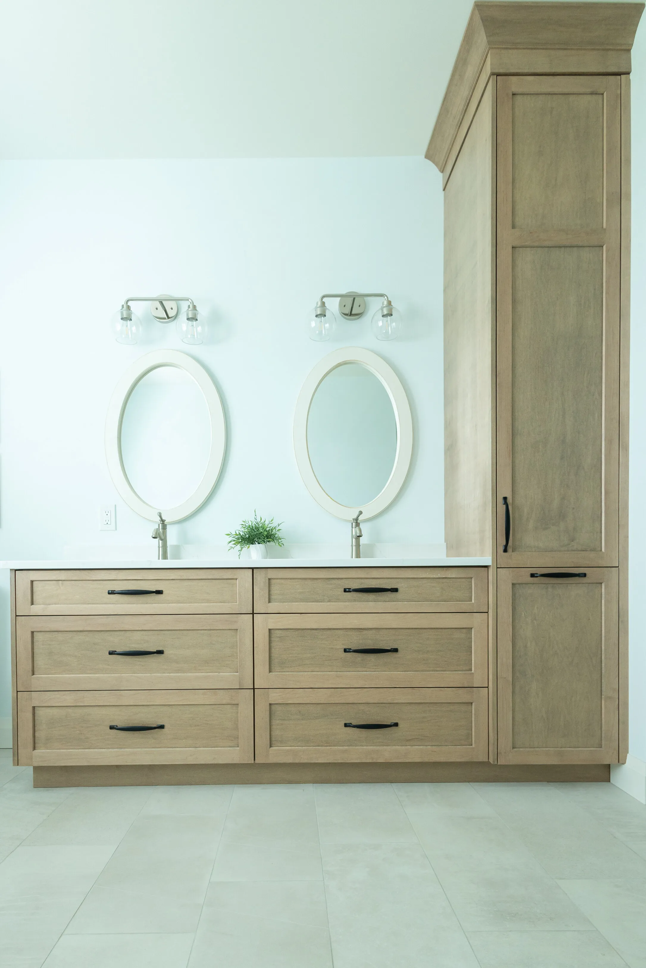Bathroom & Vanities - Image 5