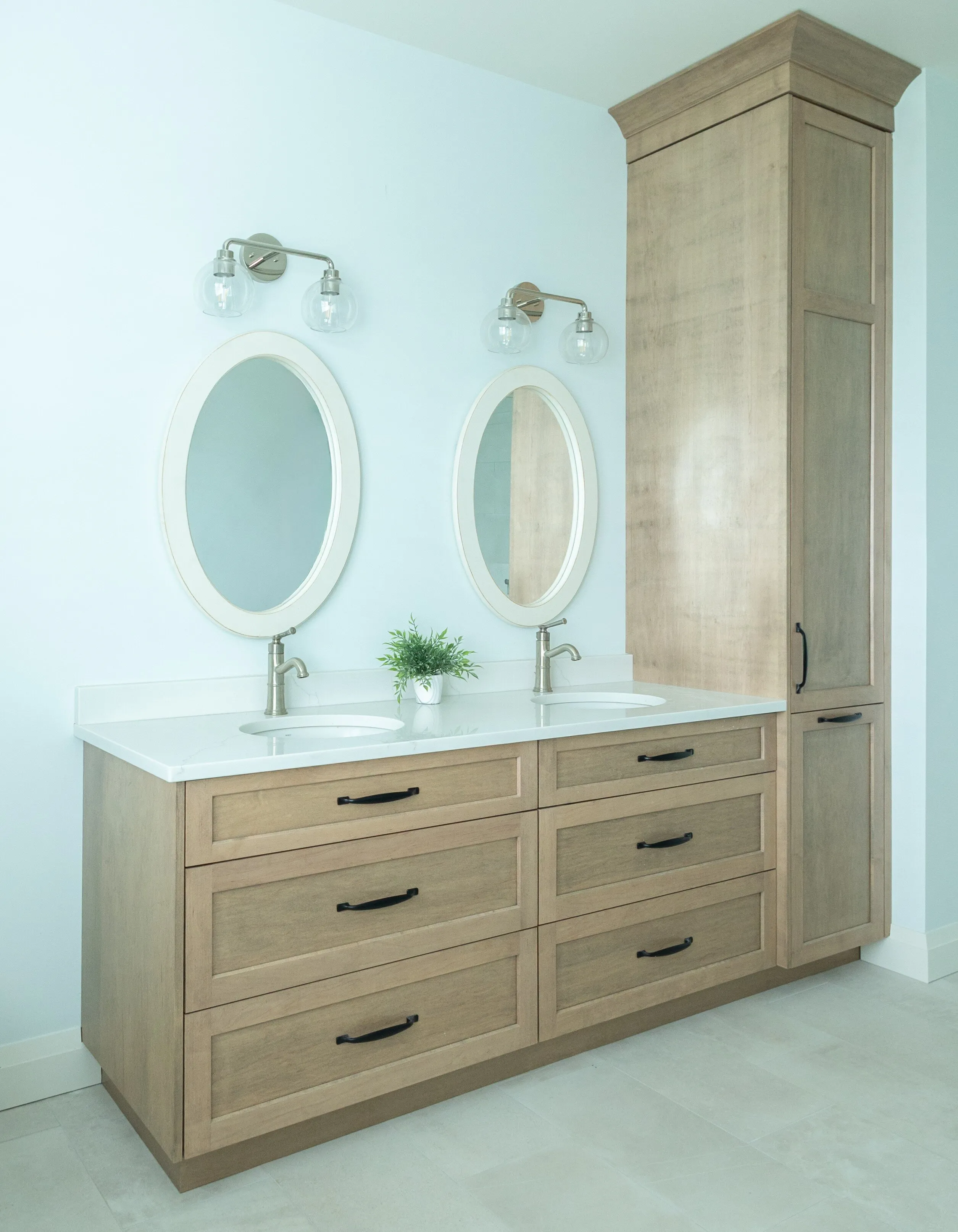 Bathroom & Vanities - Image 9
