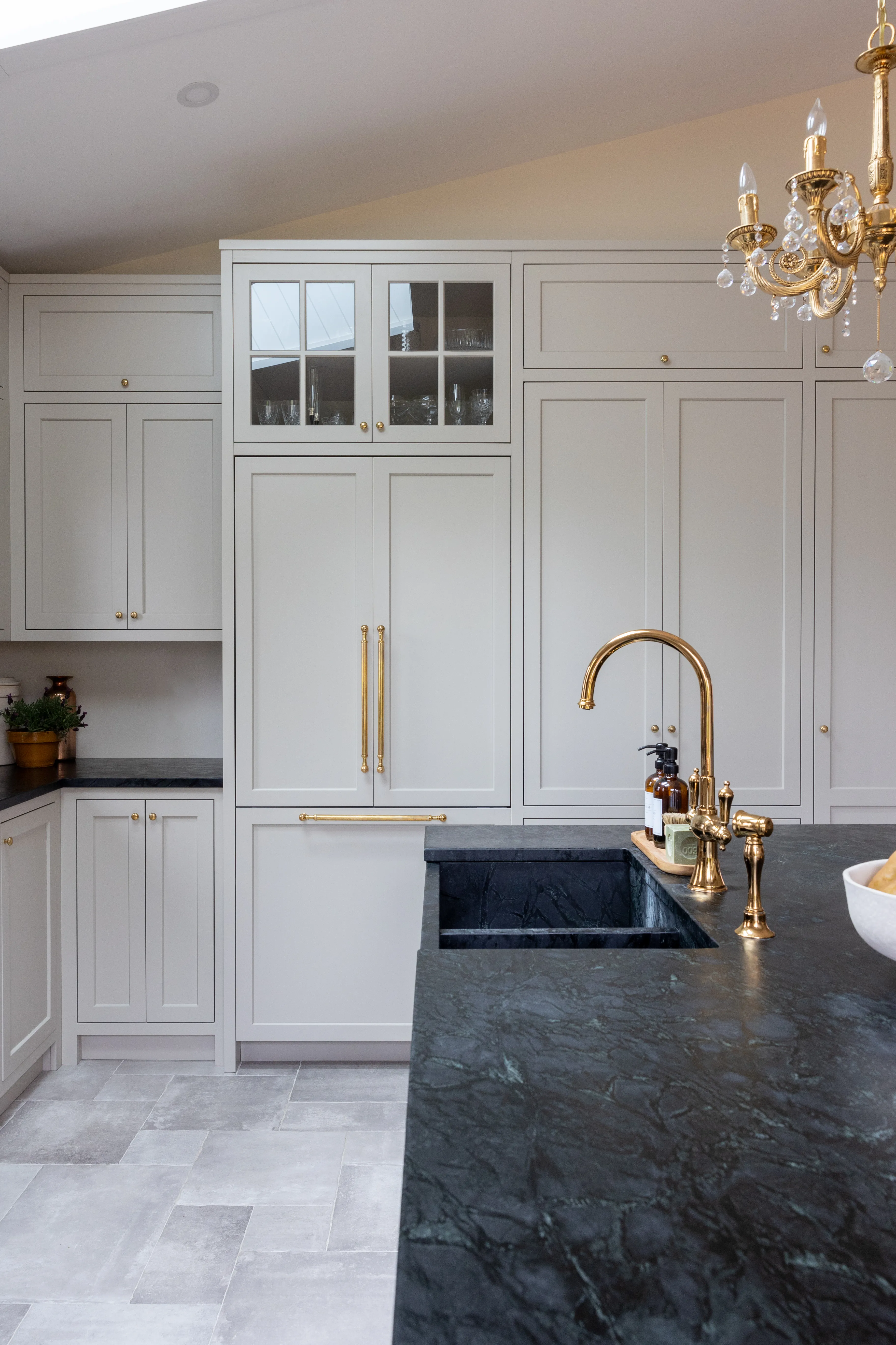 Binning Residence - Kitchen - Image 3