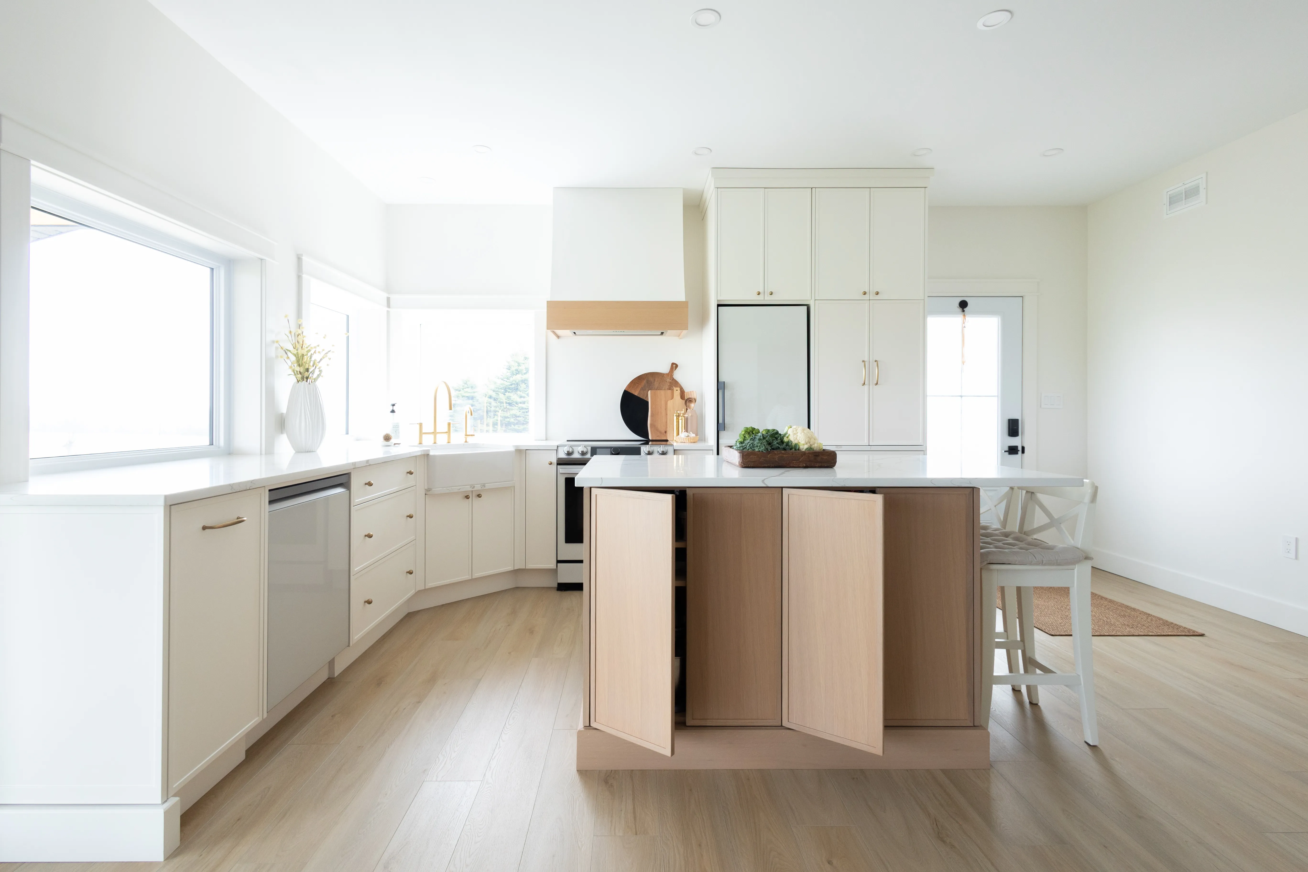 Feagan Residence - Kitchen - Image 12